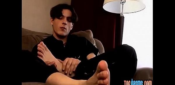  Teenage David Reed seduces with toes and big cock